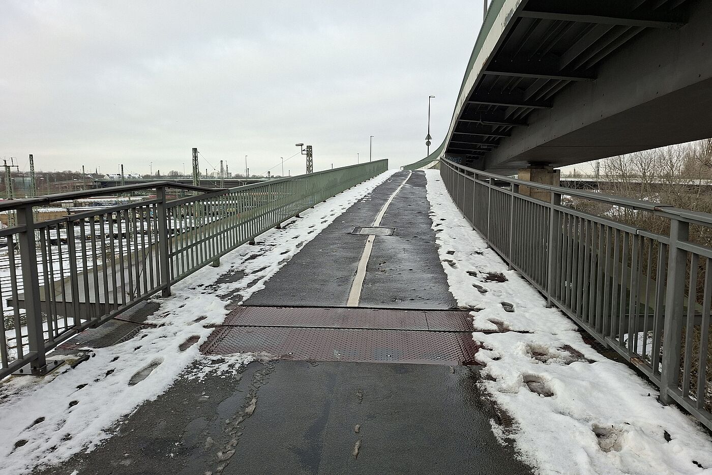 Unvollendete: Die noch befahrbare Rampe auf der Südseite wurde vorbildlich geräumt. Unvollendete: Die noch befahrbare Rampe auf der Südseite wurde vorbildlich geräumt.