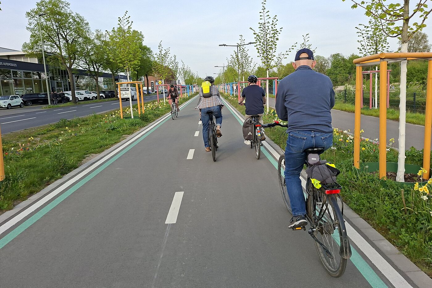 Da kommt echtes Radschnellweggefühl auf: Die lange Gerade des RS5 an der Hammer Landstraße