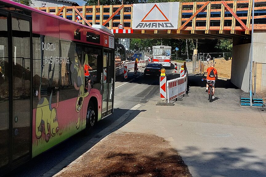 Breite Rad- und Gehwege an der Weberstraße Breite Rad- und Gehwege an der Weberstraße