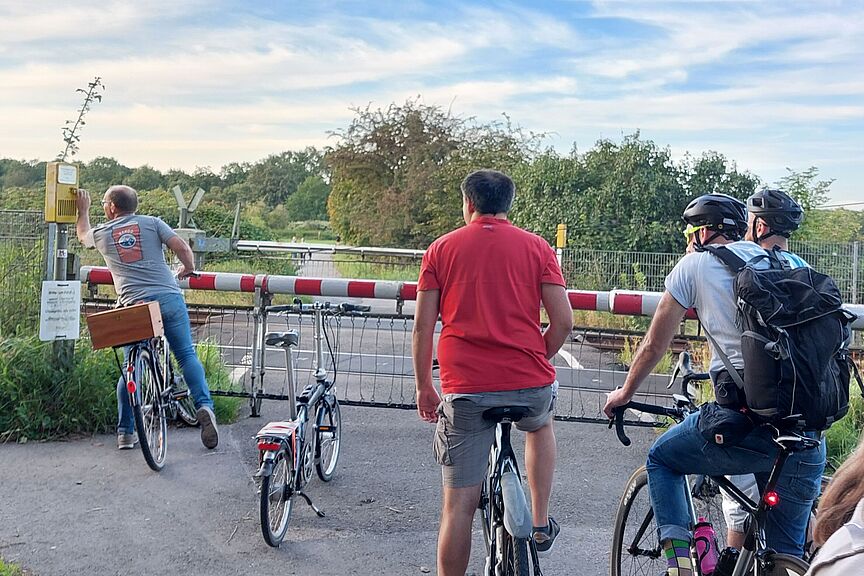 Defekte Schranke am Eselspfad Defekte Schranke am Eselspfad