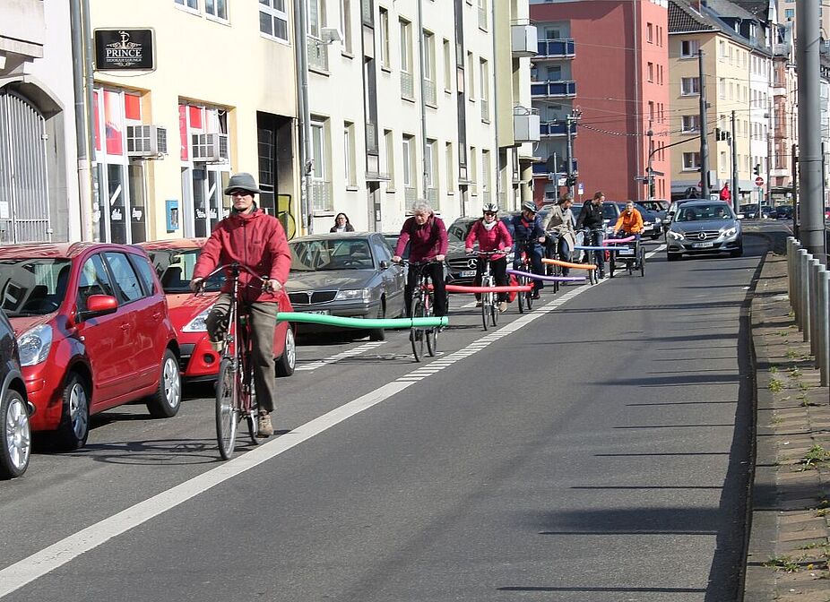 Poolnudelaktion ADFC Frankfurt Poolnudelaktion ADFC Frankfurt