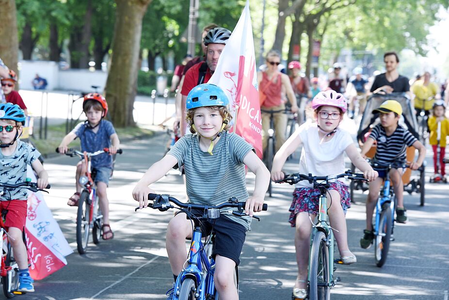 Kidical Mass: Kinder fordern sichere Fahrradwege Kidical Mass: Kinder fordern sichere Fahrradwege
